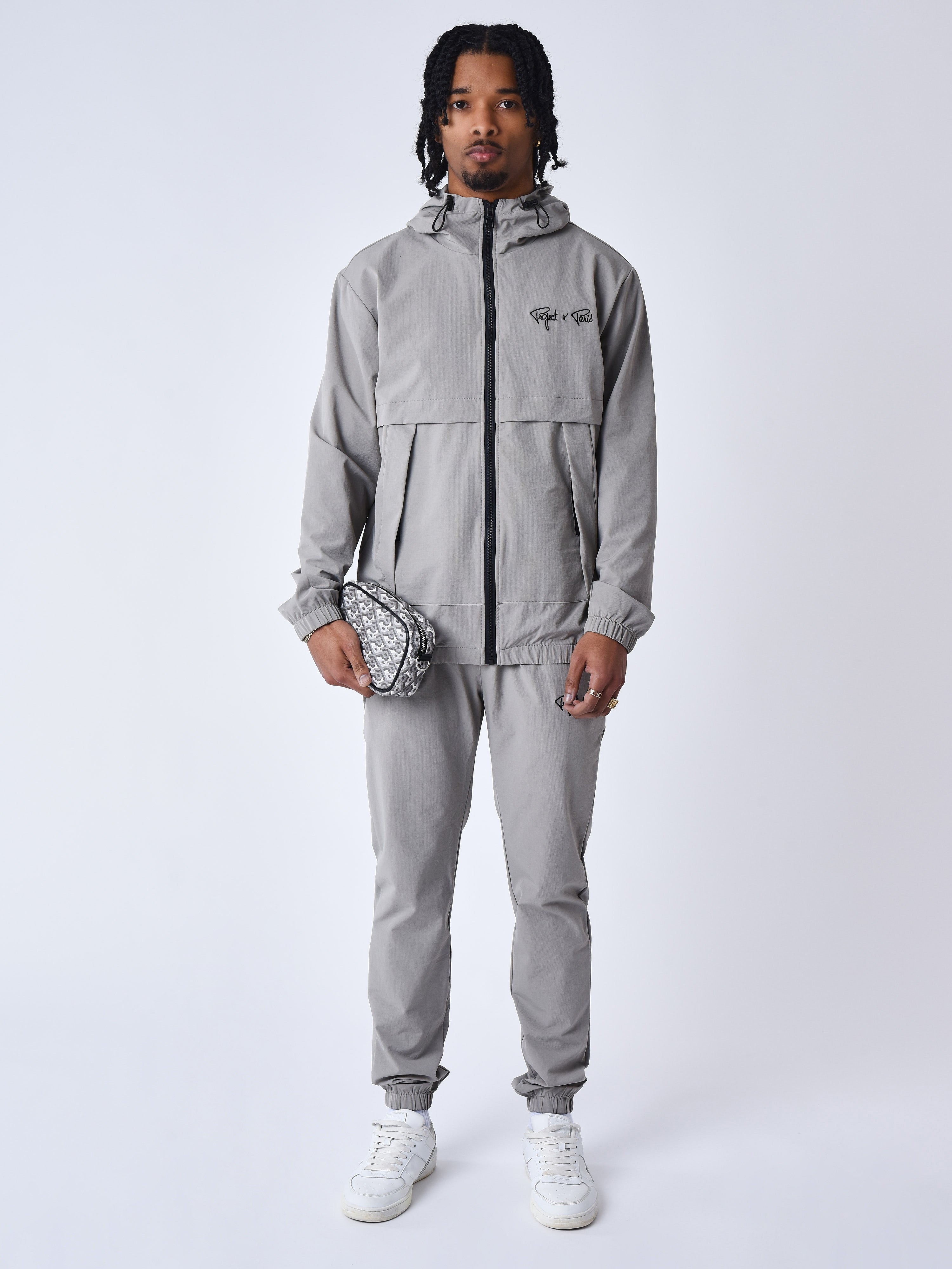 veste-techwear-gris-clair